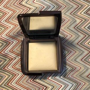 Hourglass diffused light